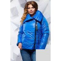 Короткая осенняя куртка с большим воротником